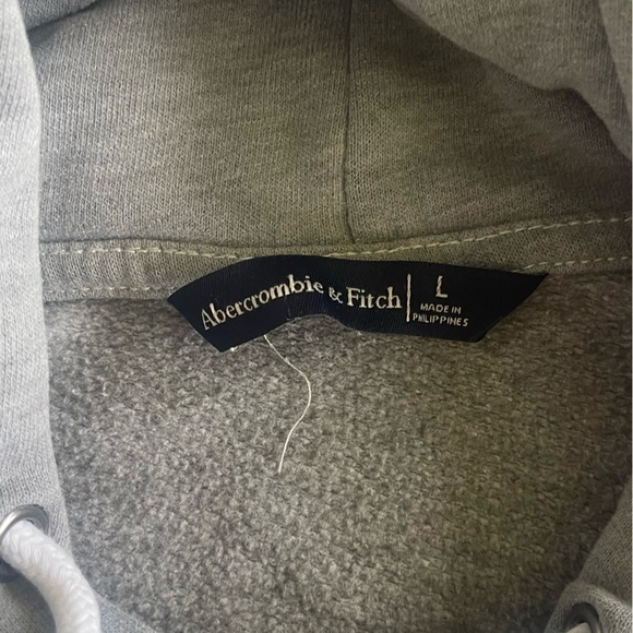 19.-Abercrombie & Fitch Cropped Hooded Sweatshirt - Picture 4 of 5